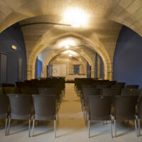 Salle de 100m², donnant sur le jardin, accès PMR
