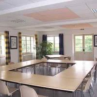 Salle 71 m²