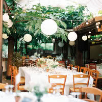 Dîner sous les lampions