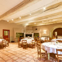 Grande salle cheminée