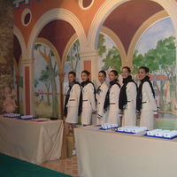Accueil entree des salons (tables fournies)