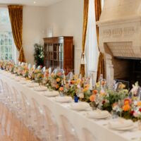 Salle de réception avec sa cheminée fonctionnelle