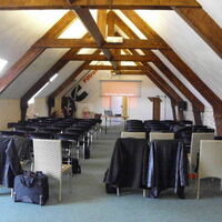 Grande salle de réunions à l'étage - Disposition en salle de théâtre