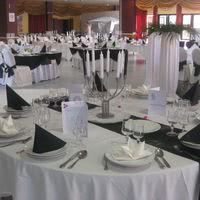 TABLE MODERNE
