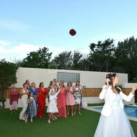 Nao Athéna - Lancer de bouquet