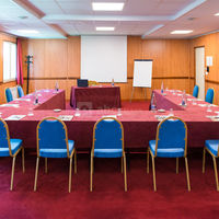 Salle de réunion en U