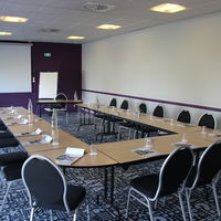 Salle de réunion en U