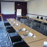 Salle de réunion en U