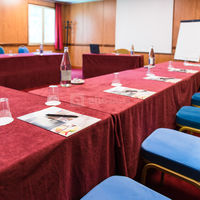 Salle de réunion en U