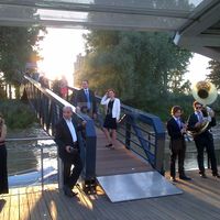 Accueil en musique sur ponton