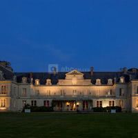 La façade du chateau de nuit