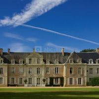 La façade est du chateau : les fenêtres des chambres