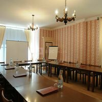 Salle de séminaire : la bibliothèque