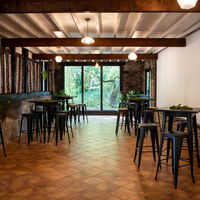 La salle LOUNGE vue rivière