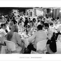 Dîner à table dans la salle Thioire