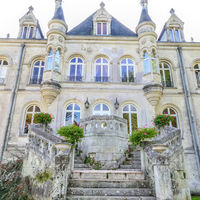 Face du château