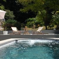 Spa de nage extérieur à 34 °C