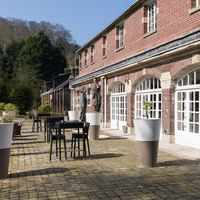 Terrasse extérieure de la salle du "Vautrait"