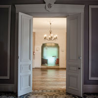 Les portes du château - Vu sur les salons