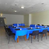 Salle Izenah en U (sous commission) 125m2