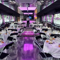 Salon du bateau l'Officiel en repas assis