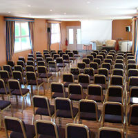 Salle Dutuit en disposition conférence (jusqu'à 120 personnes)