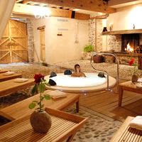 Notre espace spa, aménagé dans les écuries rénovées du château.