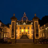 Façade "coté Cour" de nuit