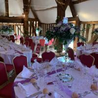 80 invités