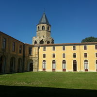 LA COUR DES ROUGES