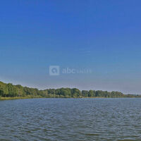 Face au domaine des forges, l'étang de la provostière