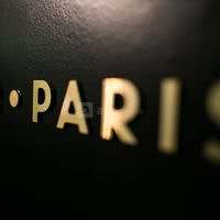 Le 8 Madeleine (Le Milliardaire)