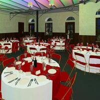 Les écuries : grande salle tables rondes