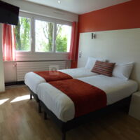 Chambre espace une ou deux personnes ( deux lits ou un lit double /18m2)