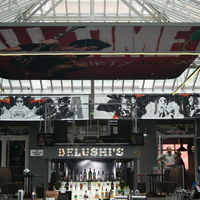 Scène du Bar principal