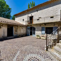 La cour du mas