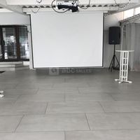 Salle avec matériel technique