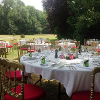 Déjeuner d'anniversaire dans le parc du château