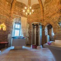 Espace de bains suite nuptiale