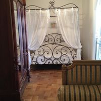 La Grotte de la Roche Aux Fées