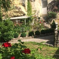 La Grotte de la Roche Aux Fées