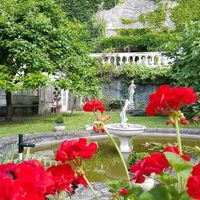 La Grotte de la Roche Aux Fées