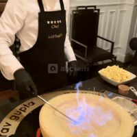 Animation meule de parmesan gnoochies flambés au cognac