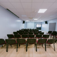 Vue arrière avec chaises - Salle Riviera