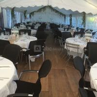 Le Chapiteau avec son plancher en chêne