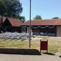 COUR DU MUSEE A COTE DE LA SALLE