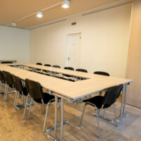 Salle cocktail 180m2 modulable - Configuration réunion