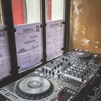 DJ Set-up