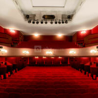 Salle vue du plateau