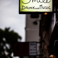 Le Smile Drink & Music